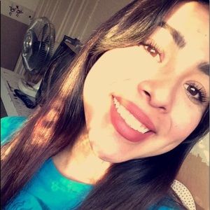 Meet your Posher, Abigail